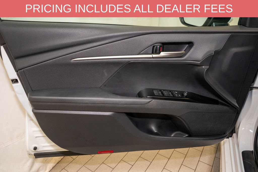 Used 2025 Toyota Camry SE FWD image 11