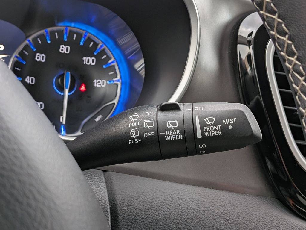 Used 2024 Chrysler Pacifica Touring-L image 33