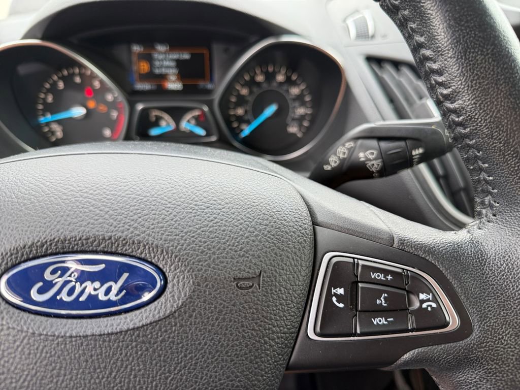 Used 2018 Ford Escape Titanium w/ Ford Safe & Smart Package AWD/4WD image 18