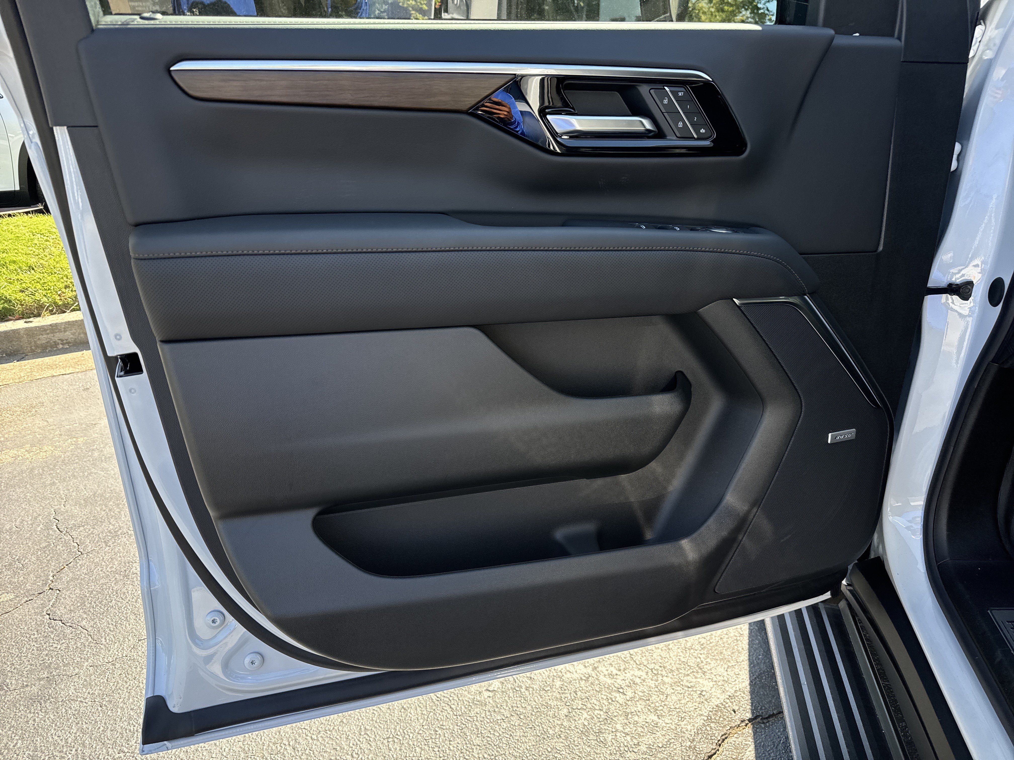 New 2027 Chevrolet Tahoe High Country AWD/4WD image 10