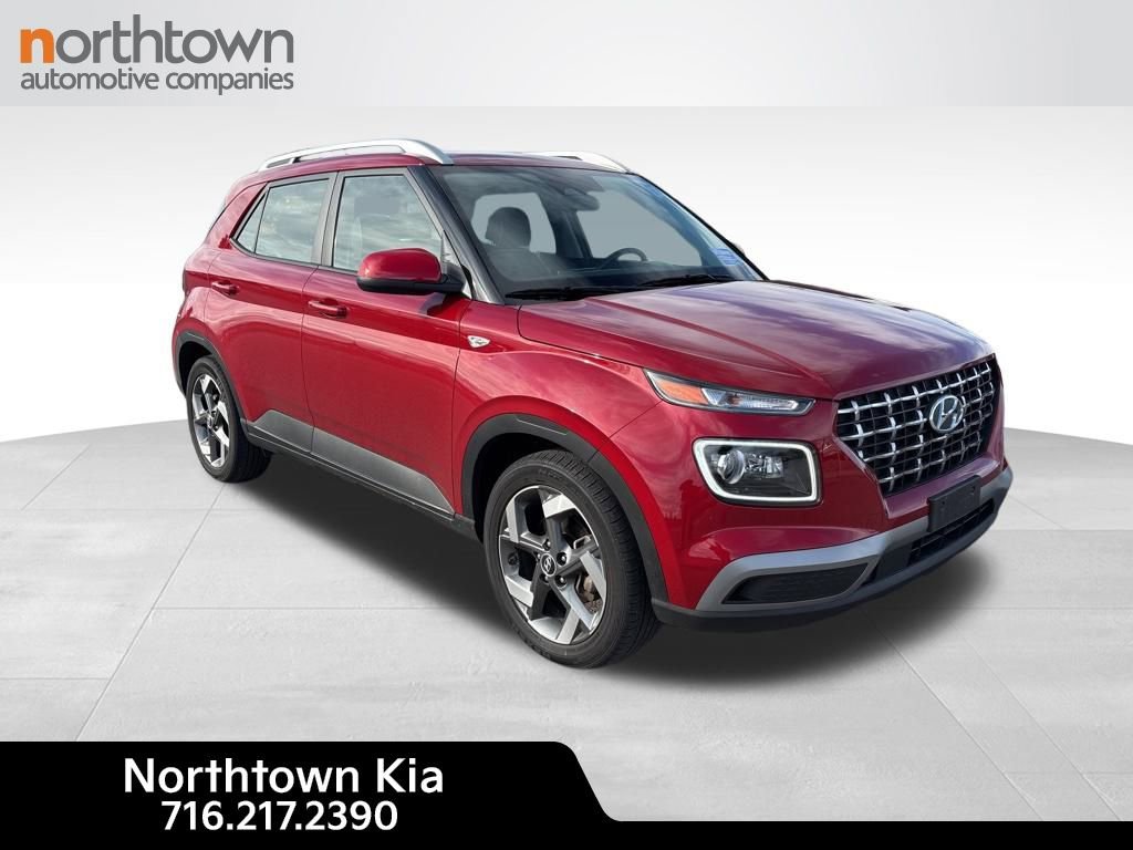 Used 2023 Hyundai Venue Limited w/ Cargo Package