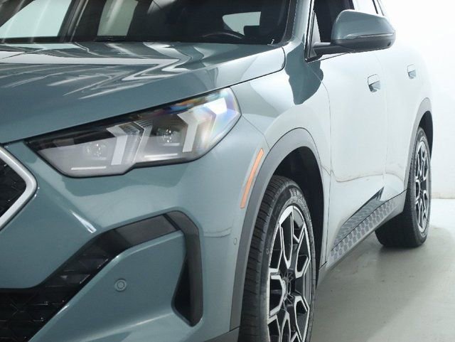 Used 2025 BMW X2 xDrive28i AWD/4WD image 5