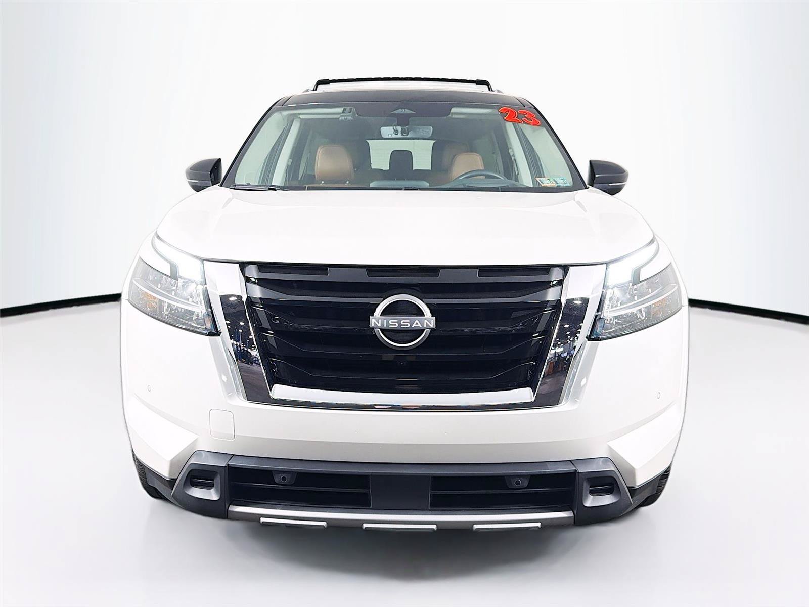 Used 2023 Nissan Pathfinder Platinum AWD/4WD image 6