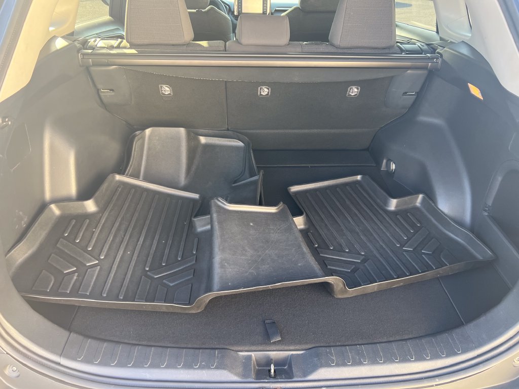 Used 2019 Toyota RAV4 LE AWD/4WD image 16