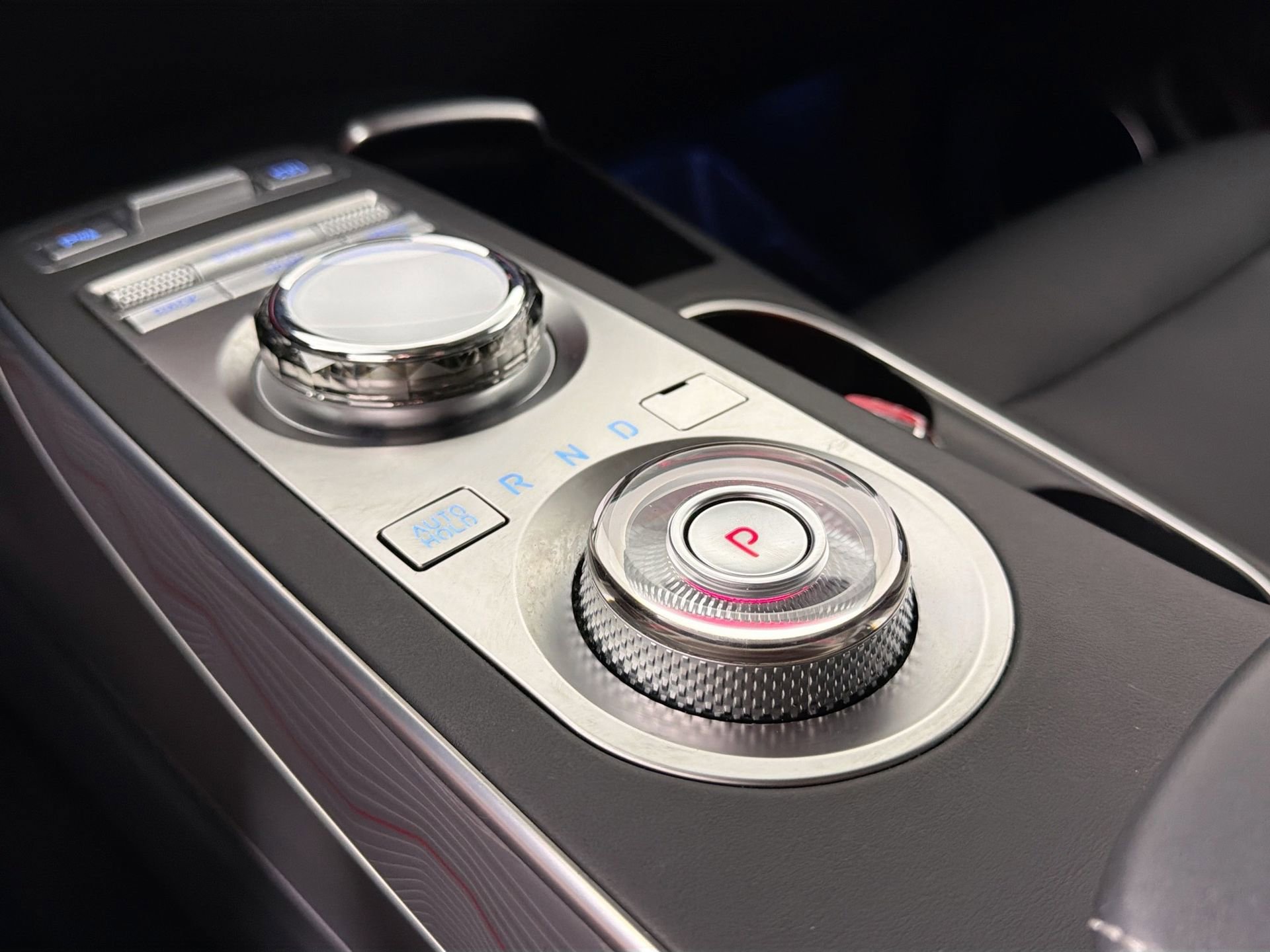 Used 2023 Genesis GV70 2.5T w/ Advanced Package image 17