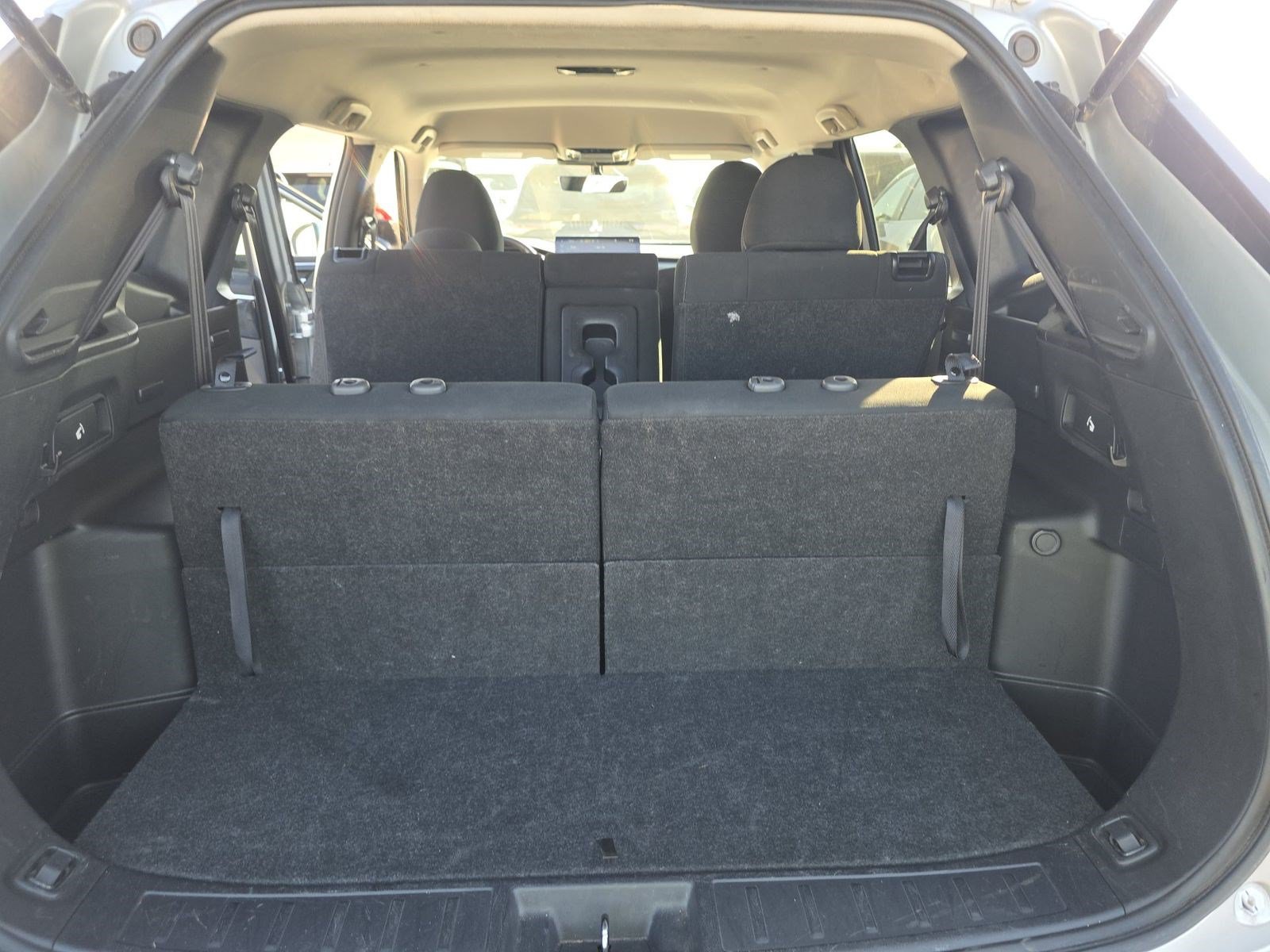 Used 2025 Mitsubishi Outlander ES FWD image 14
