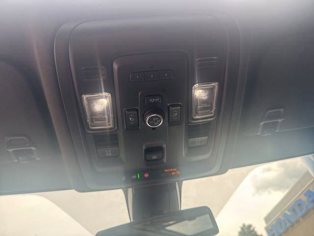 Used 2021 GMC Yukon XL AT4 w/ AT4 Premium Plus Package AWD/4WD image 27