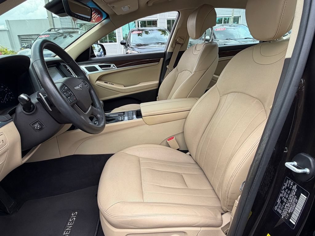 Used 2018 Genesis G80 3.8 RWD image 10