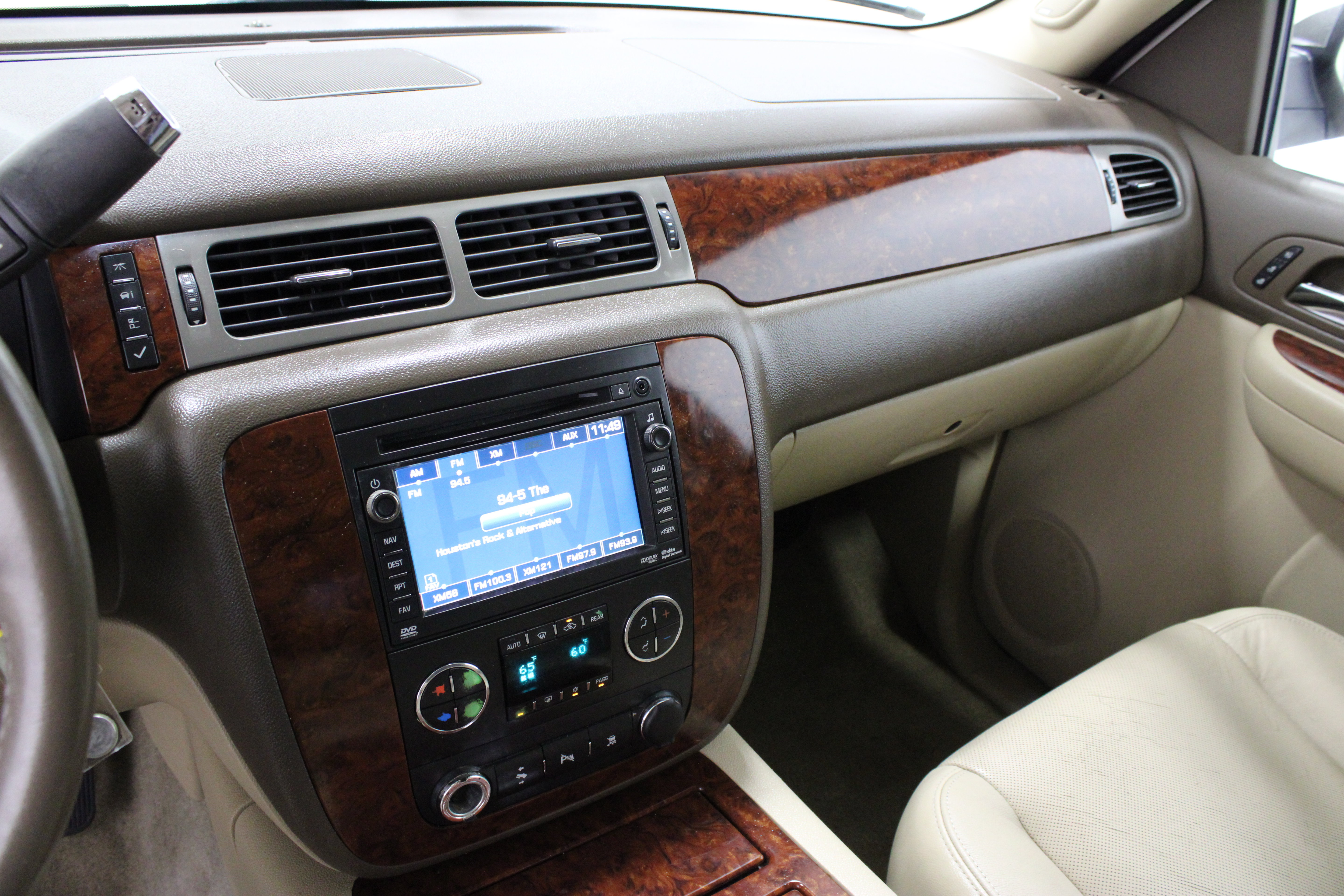 Used 2009 Chevrolet Tahoe LTZ RWD image 16