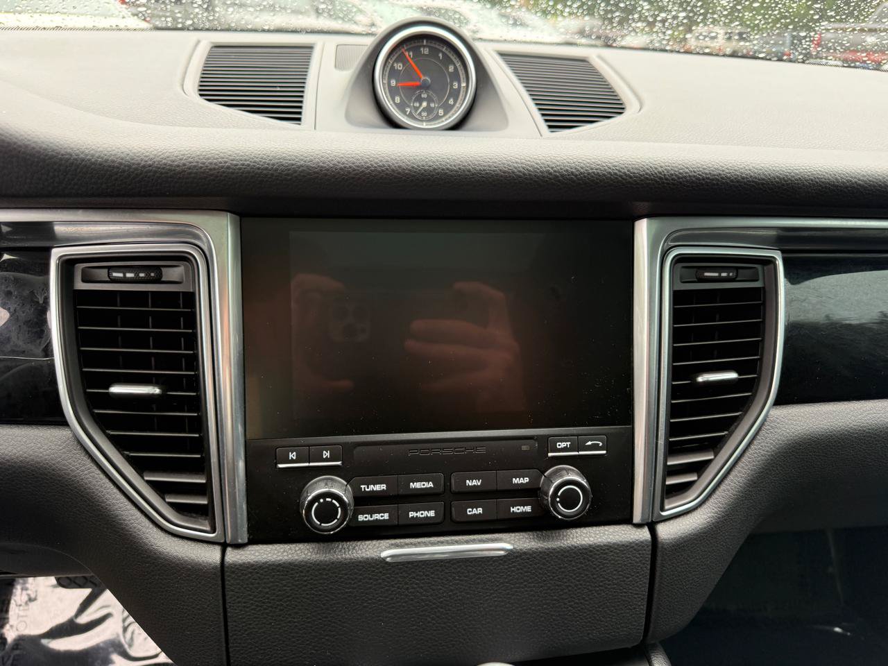 Used 2018 Porsche Macan AWD/4WD image 21