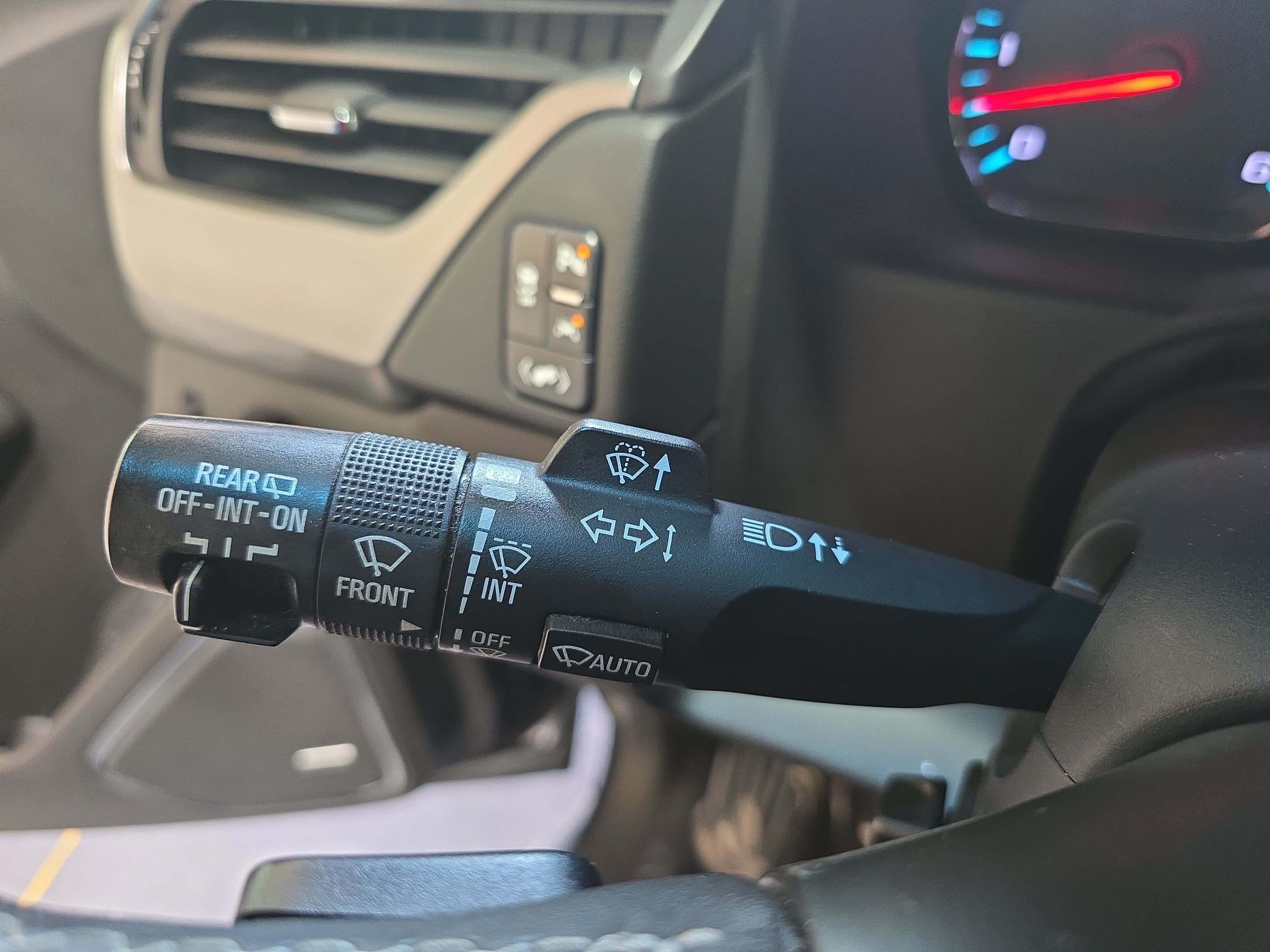 Used 2018 Chevrolet Tahoe Premier AWD/4WD image 27