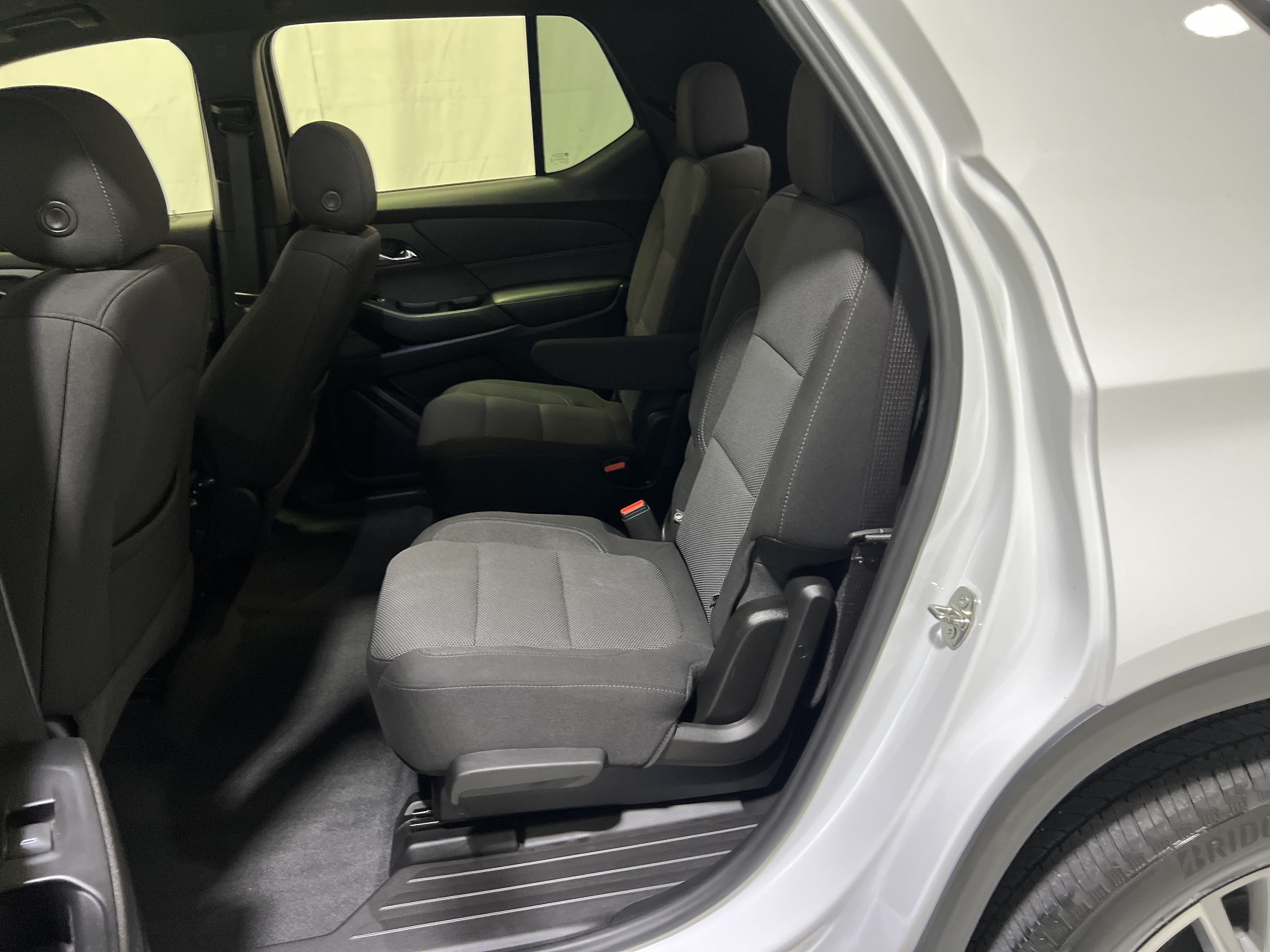 Certified 2023 Chevrolet Traverse LT FWD image 16