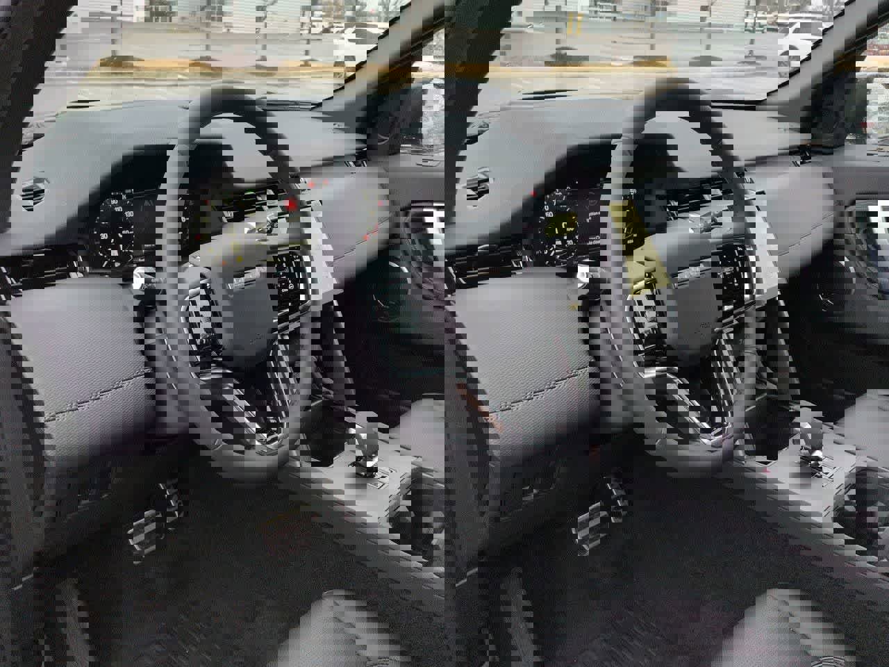 New 2026 Land Rover Discovery Sport Landmark image 2