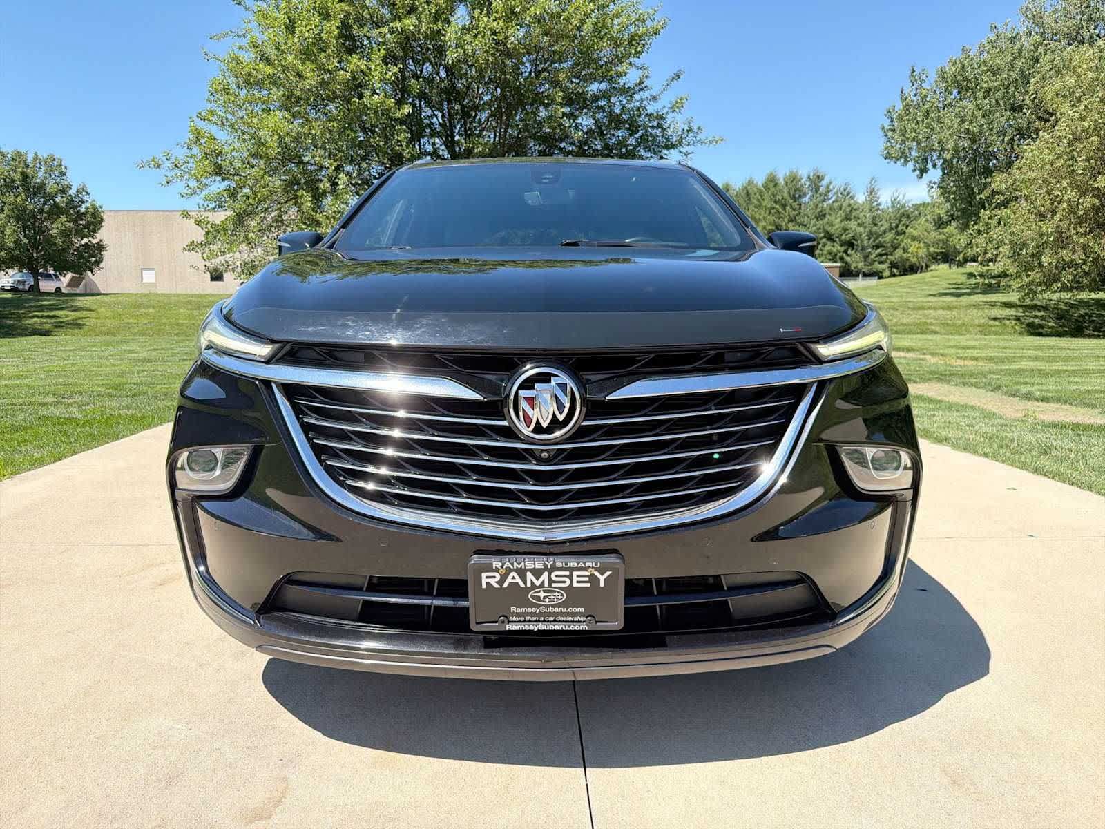 Used 2022 Buick Enclave Premium AWD/4WD image 9