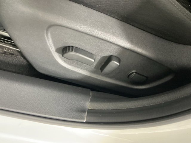 Used 2018 Nissan Rogue SV image 28