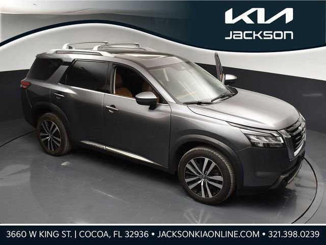 Used 2023 Nissan Pathfinder Platinum AWD/4WD image 1