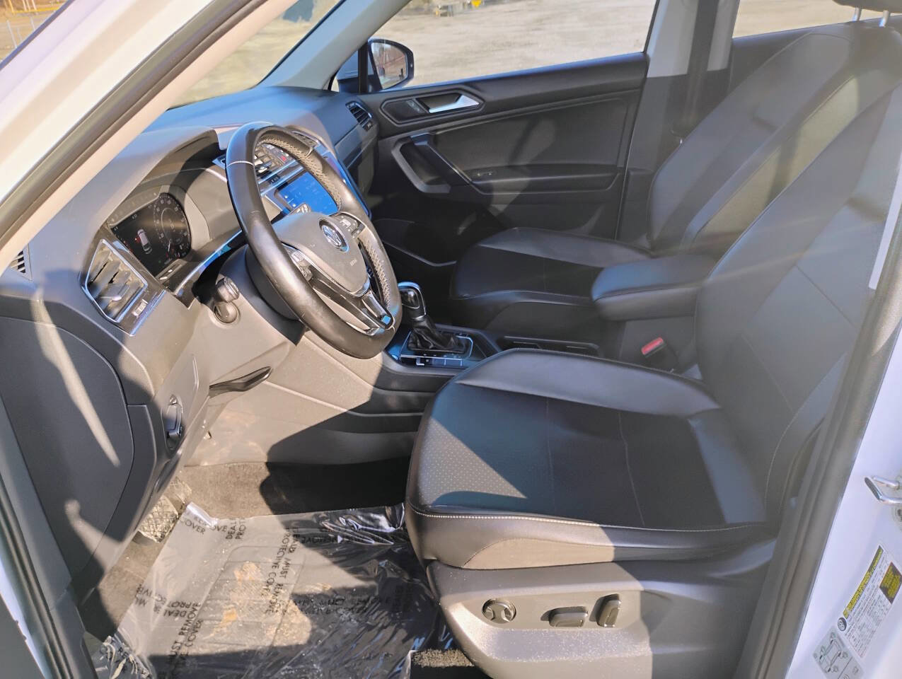 Used 2019 Volkswagen Tiguan SEL FWD image 11