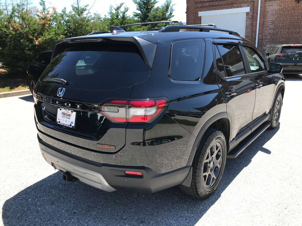 Used 2023 Honda Pilot TrailSport image 8