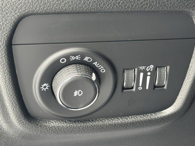 New 2025 Jeep Grand Cherokee L Limited image 13