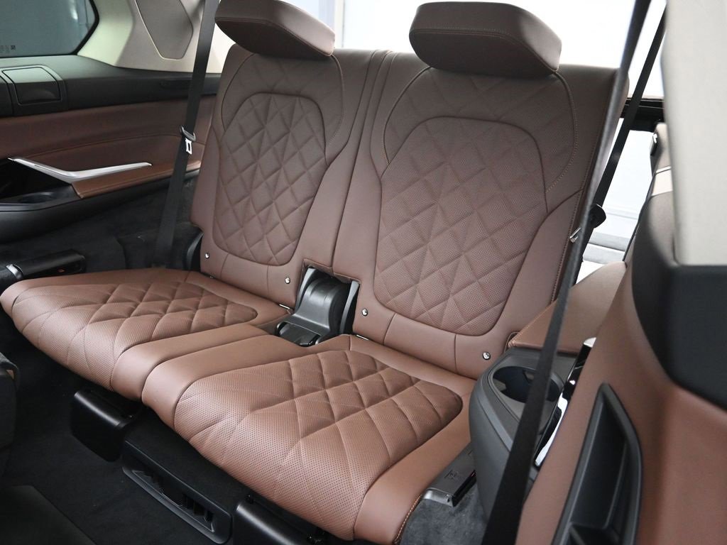 New 2026 BMW X7 xDrive40i image 36