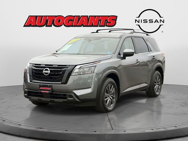Used 2024 Nissan Pathfinder SV w/ Black Appearance Package image 6