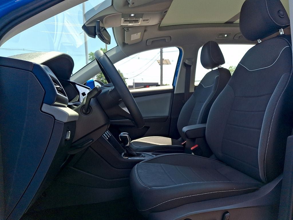 Used 2023 Volkswagen Taos SE w/ Panoramic Sunroof Package FWD image 13