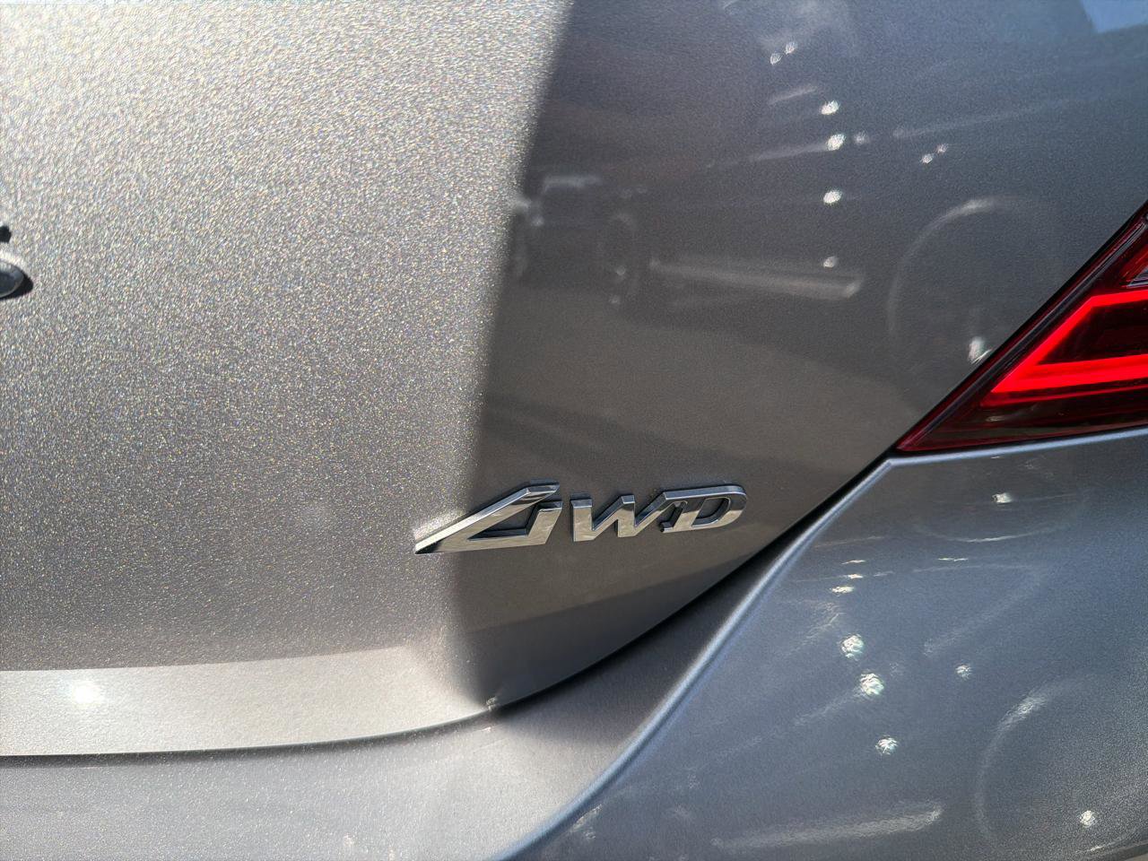 Used 2024 Genesis G70 2.5T image 8