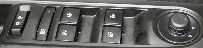 Used 2020 Buick Encore Preferred image 32