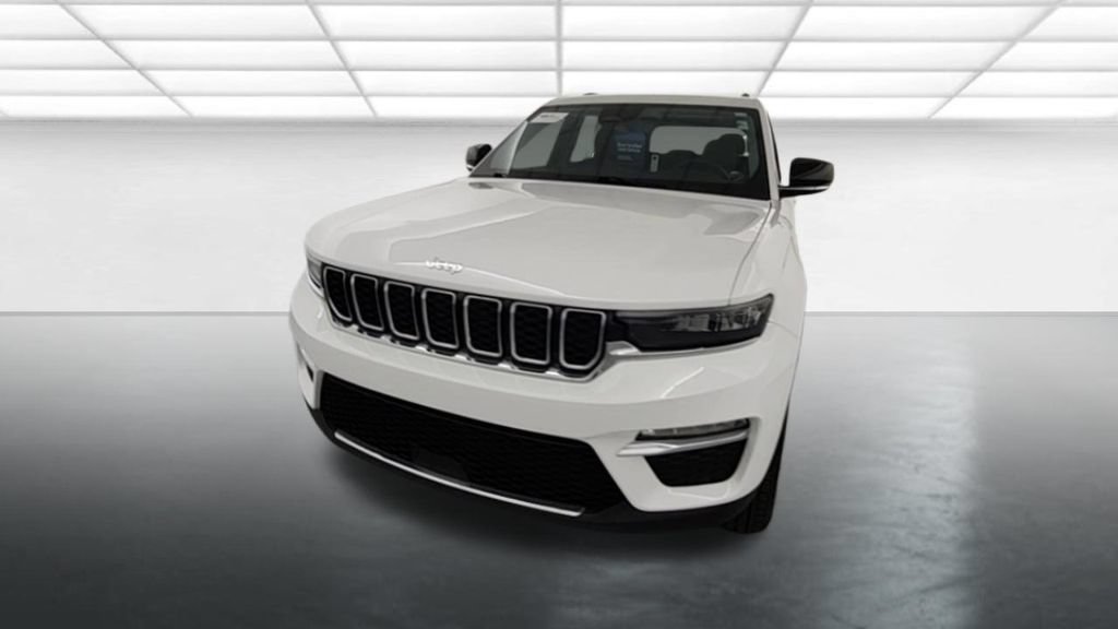 Used 2024 Jeep Grand Cherokee Limited AWD/4WD image 2
