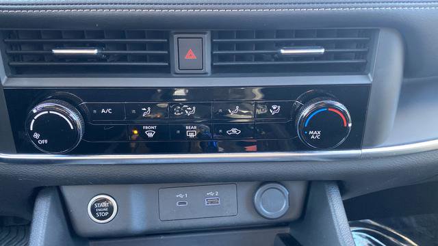 Used 2023 Nissan Rogue S image 17