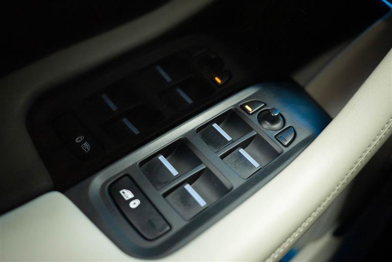 Used 2019 Jaguar I-PACE First Edition image 28