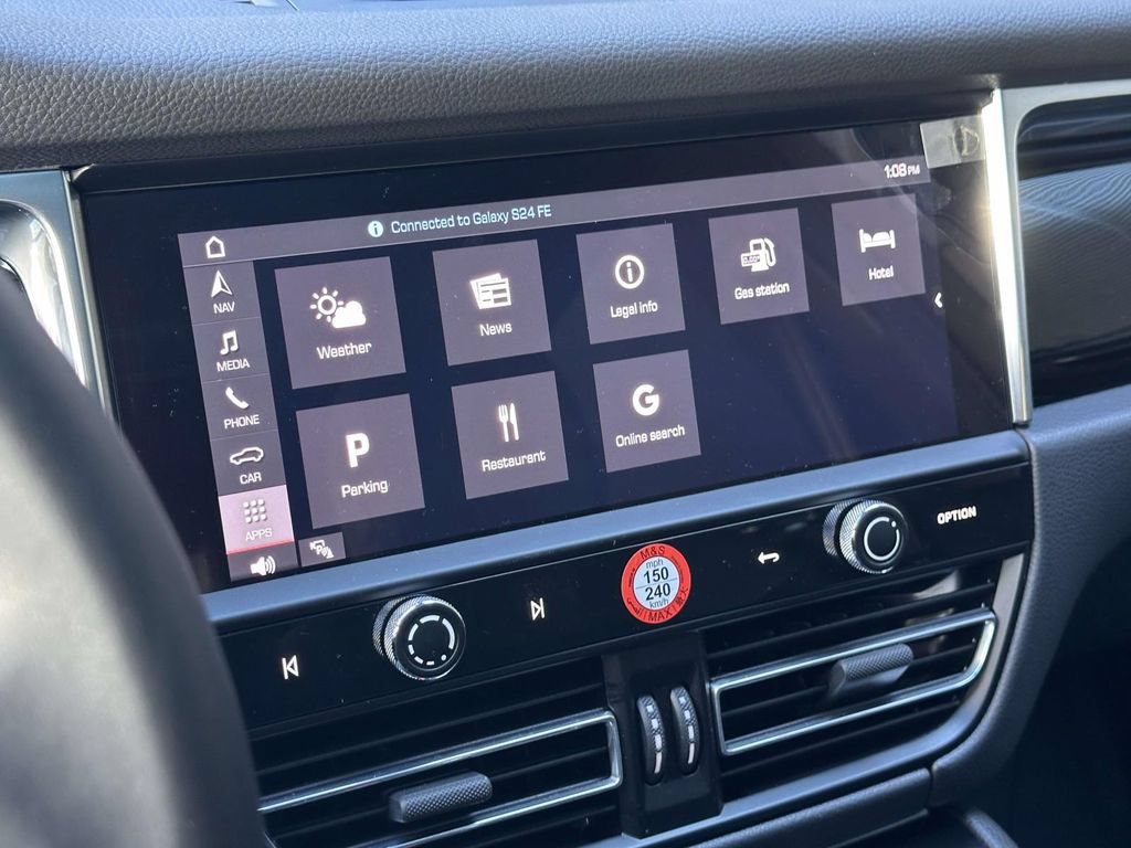 Certified 2025 Porsche Macan AWD/4WD image 26