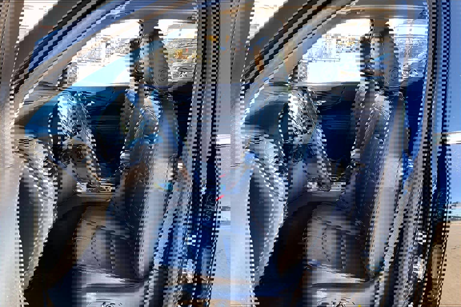 Used 2023 Chevrolet Equinox Premier image 7