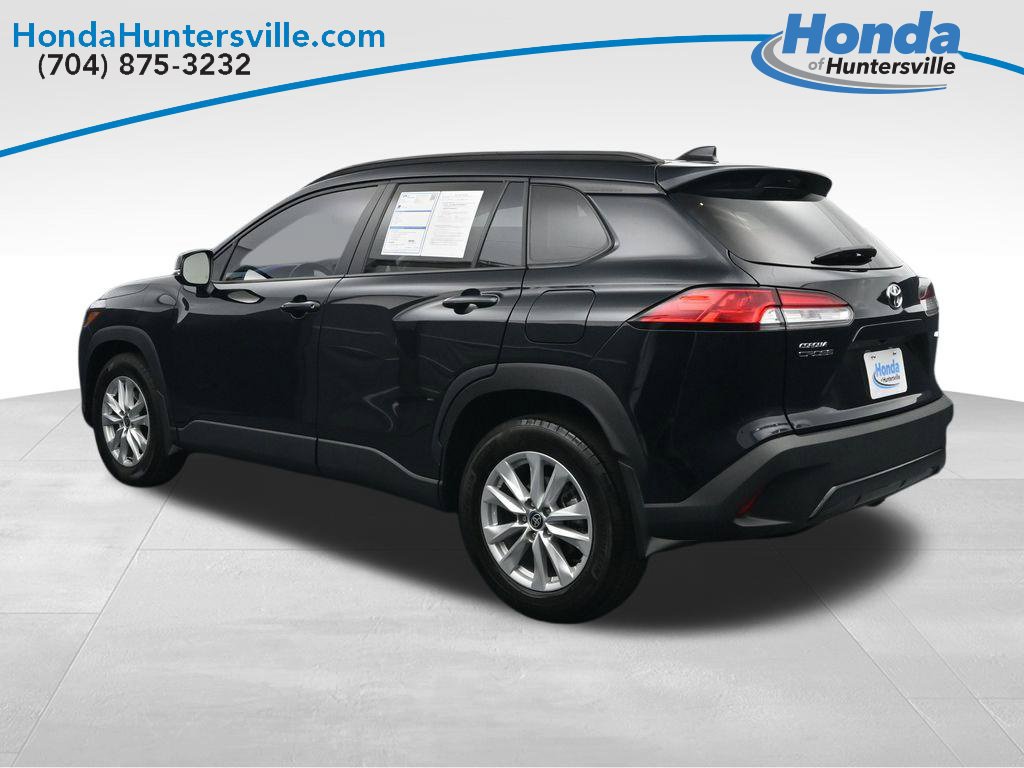 Used 2024 Toyota Corolla Cross LE w/ Moonroof Package FWD image 6