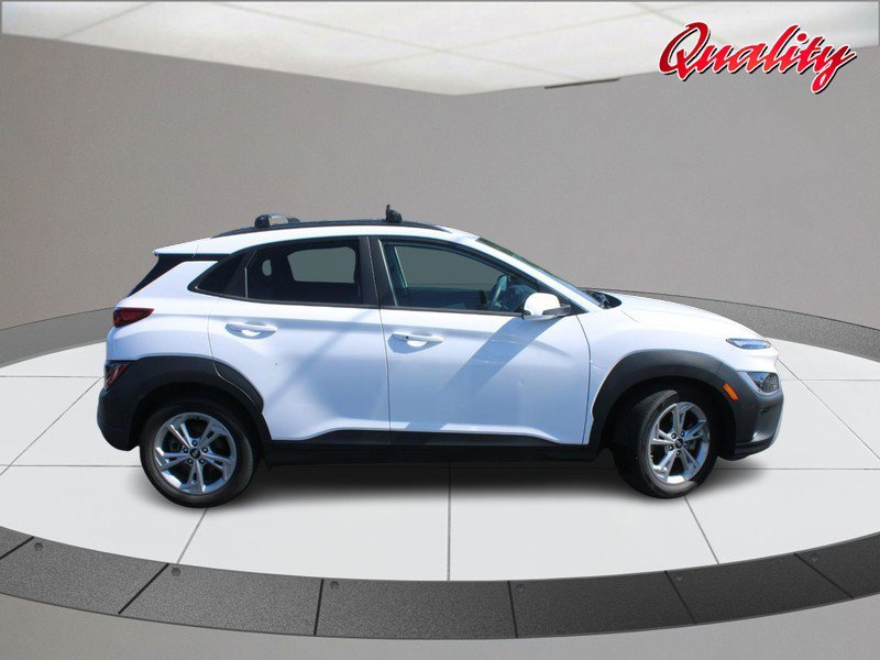 Used 2023 Hyundai Kona SEL AWD/4WD image 2