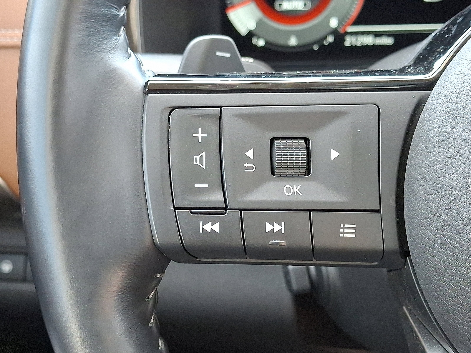 Certified 2023 Nissan Pathfinder Platinum w/ Cargo Package image 26