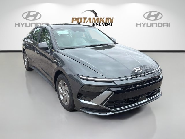 New 2027 Hyundai Sonata SE FWD image 3