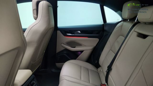 Used 2025 Porsche Macan Electric RWD image 29