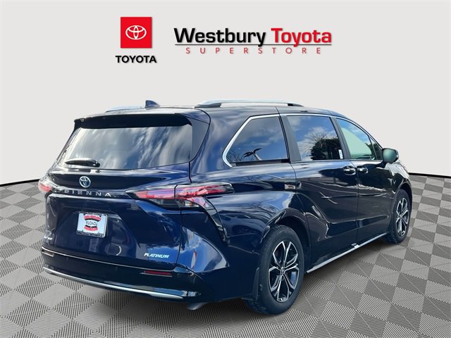 Used 2025 Toyota Sienna Platinum image 6