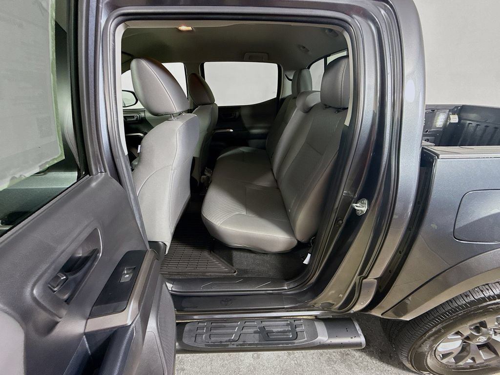 Certified 2023 Toyota Tacoma SR5 AWD/4WD image 21