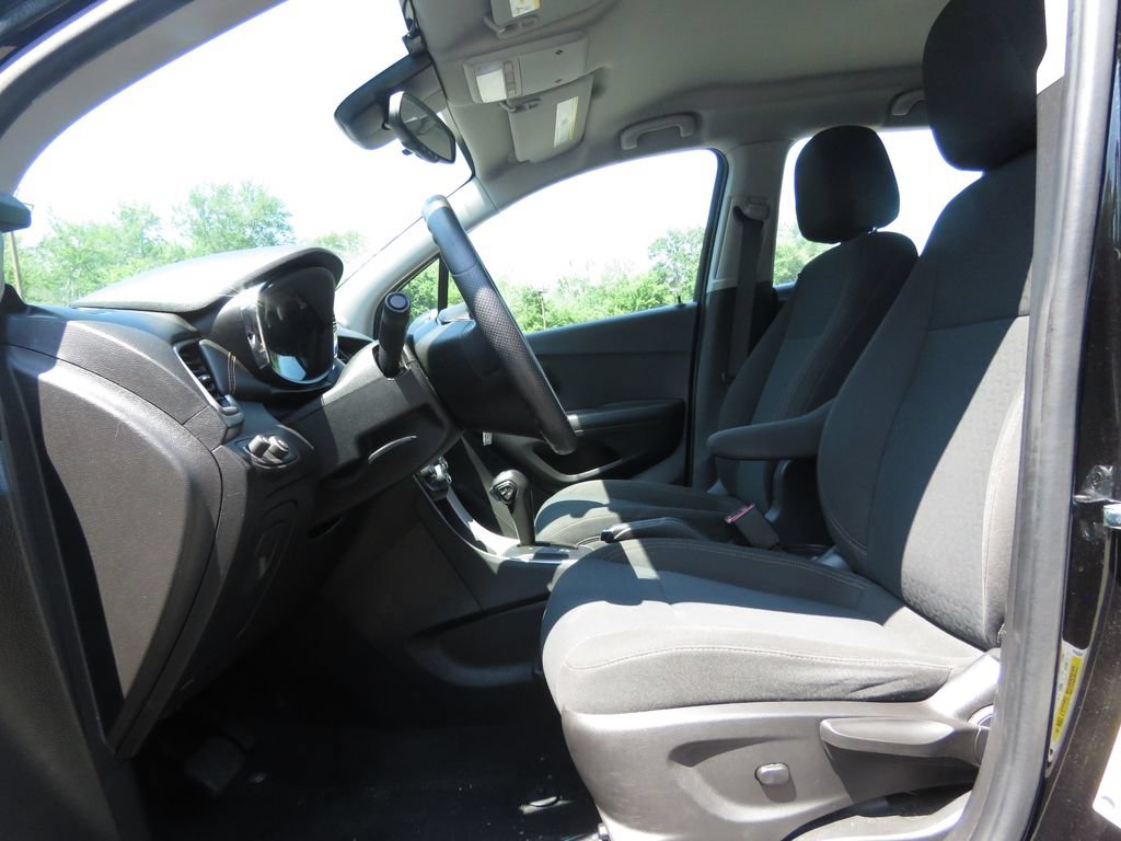 Used 2020 Chevrolet Trax LS AWD/4WD image 10