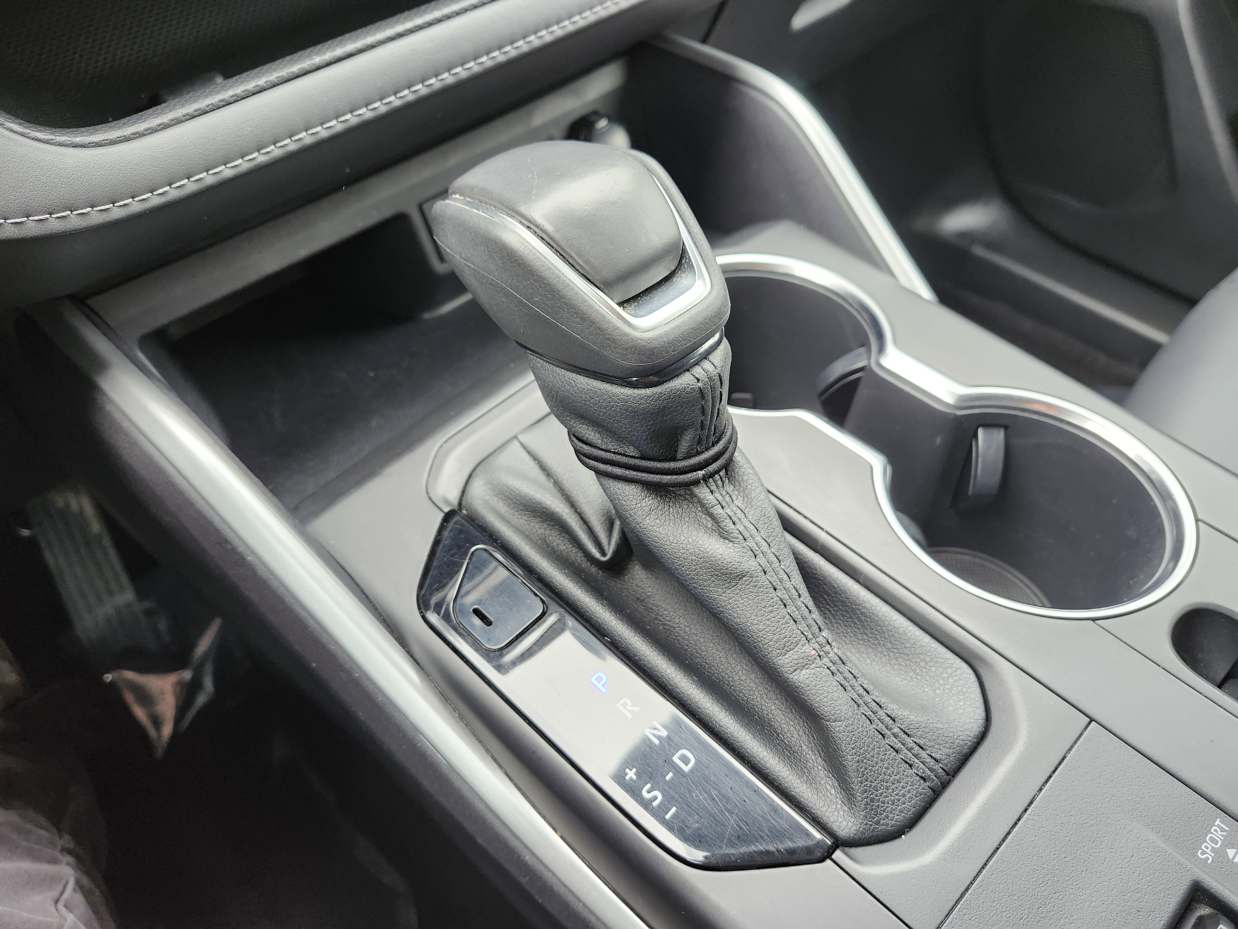 Used 2022 Toyota Highlander XLE image 38