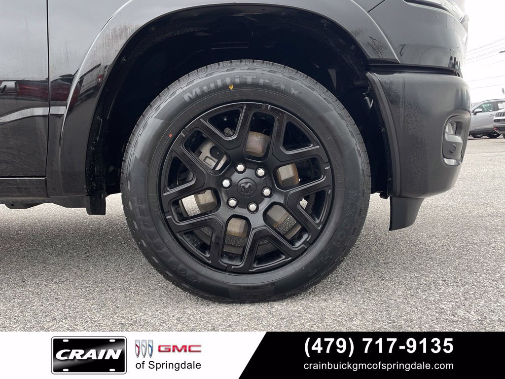Used 2025 RAM 1500 Laramie AWD/4WD image 31