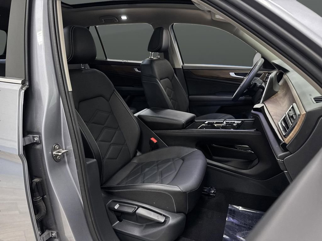 Used 2024 Volkswagen Atlas SE w/ Panoramic Sunroof Package image 30