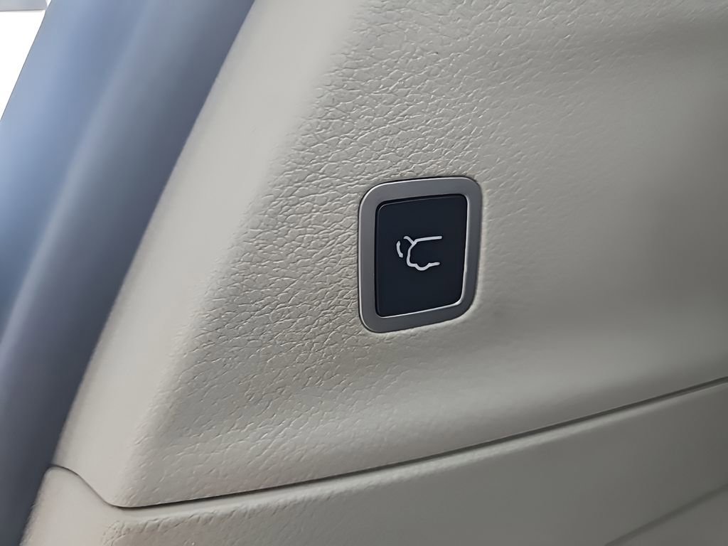 Used 2024 Chrysler Pacifica Touring-L FWD image 34