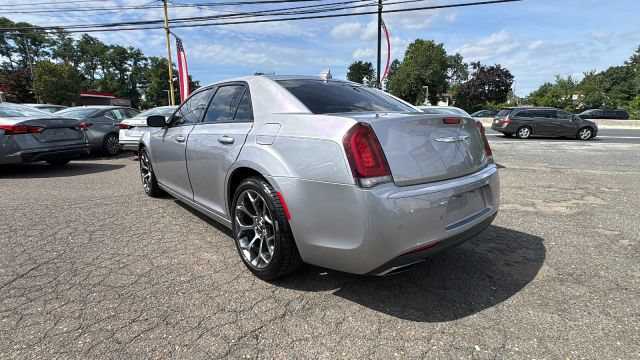 Used 2018 Chrysler 300 S w/ 300S Premium Group RWD image 7