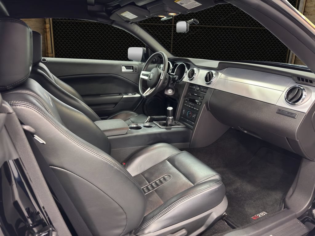Used 2006 Ford Mustang GT RWD image 17