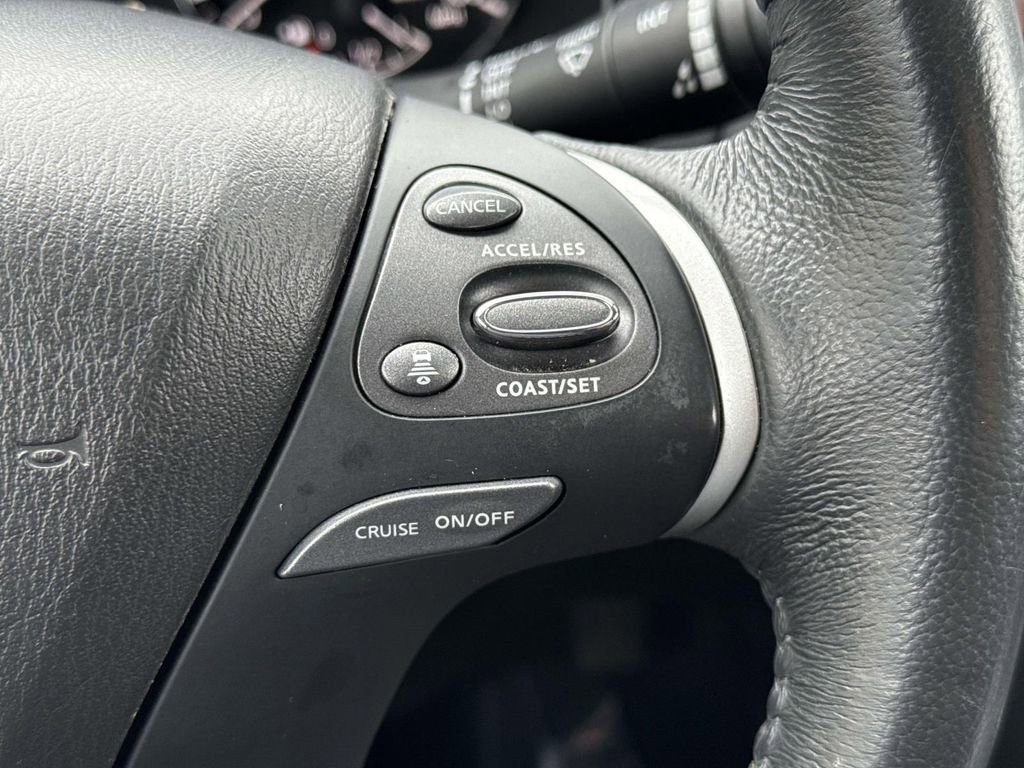 Used 2018 Nissan Pathfinder Platinum AWD/4WD image 36