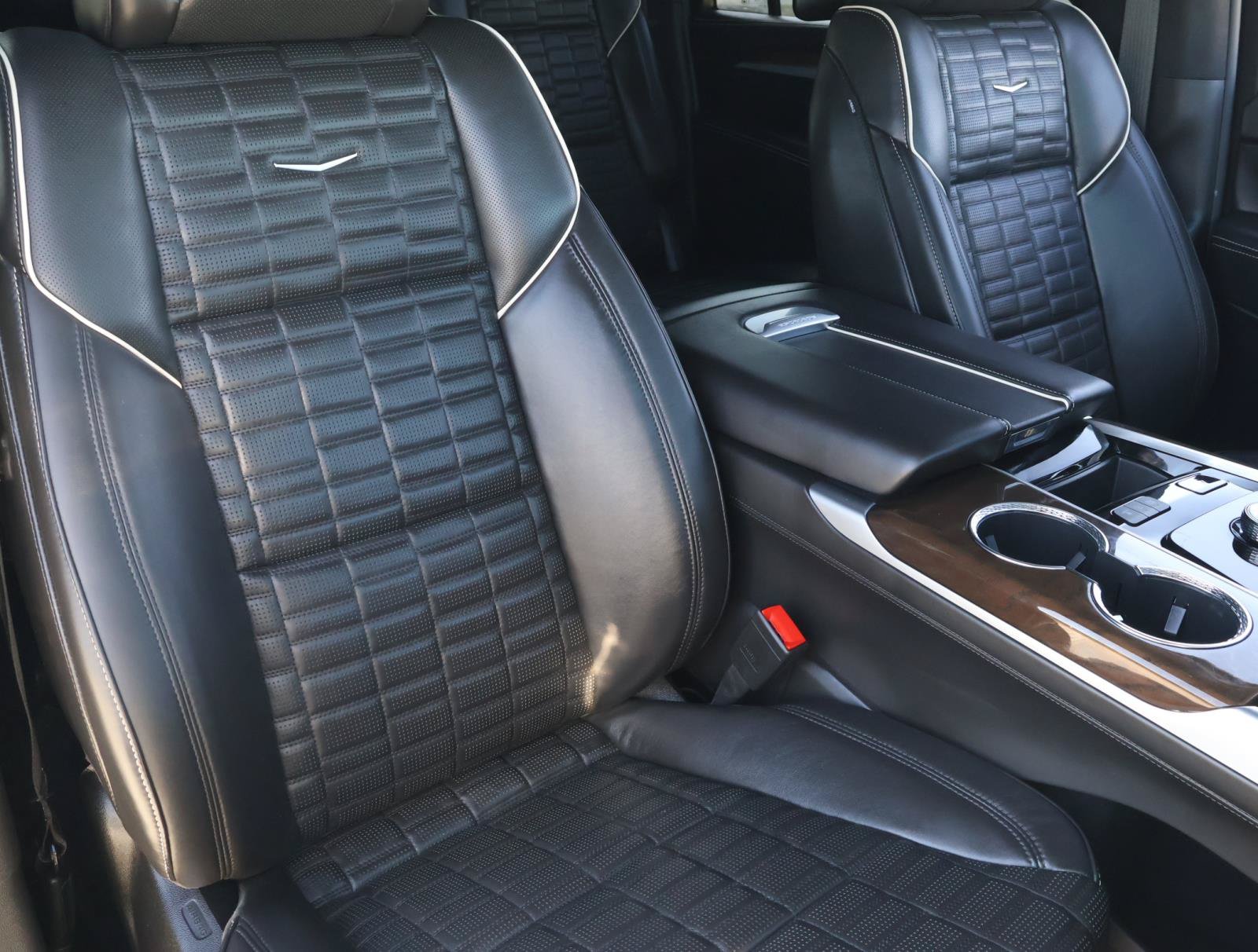 Certified 2025 Cadillac Escalade ESV Sport Platinum w/ LPO, ONYX Package AWD/4WD image 23