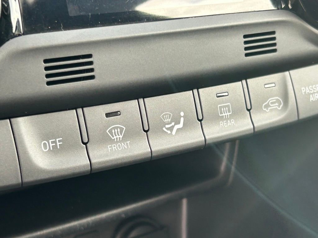 Used 2020 Hyundai Kona Limited image 38